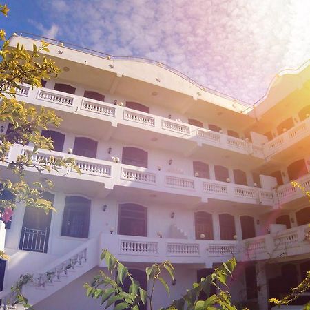 Dew Grand Regency Daire Bataduwa Dış mekan fotoğraf