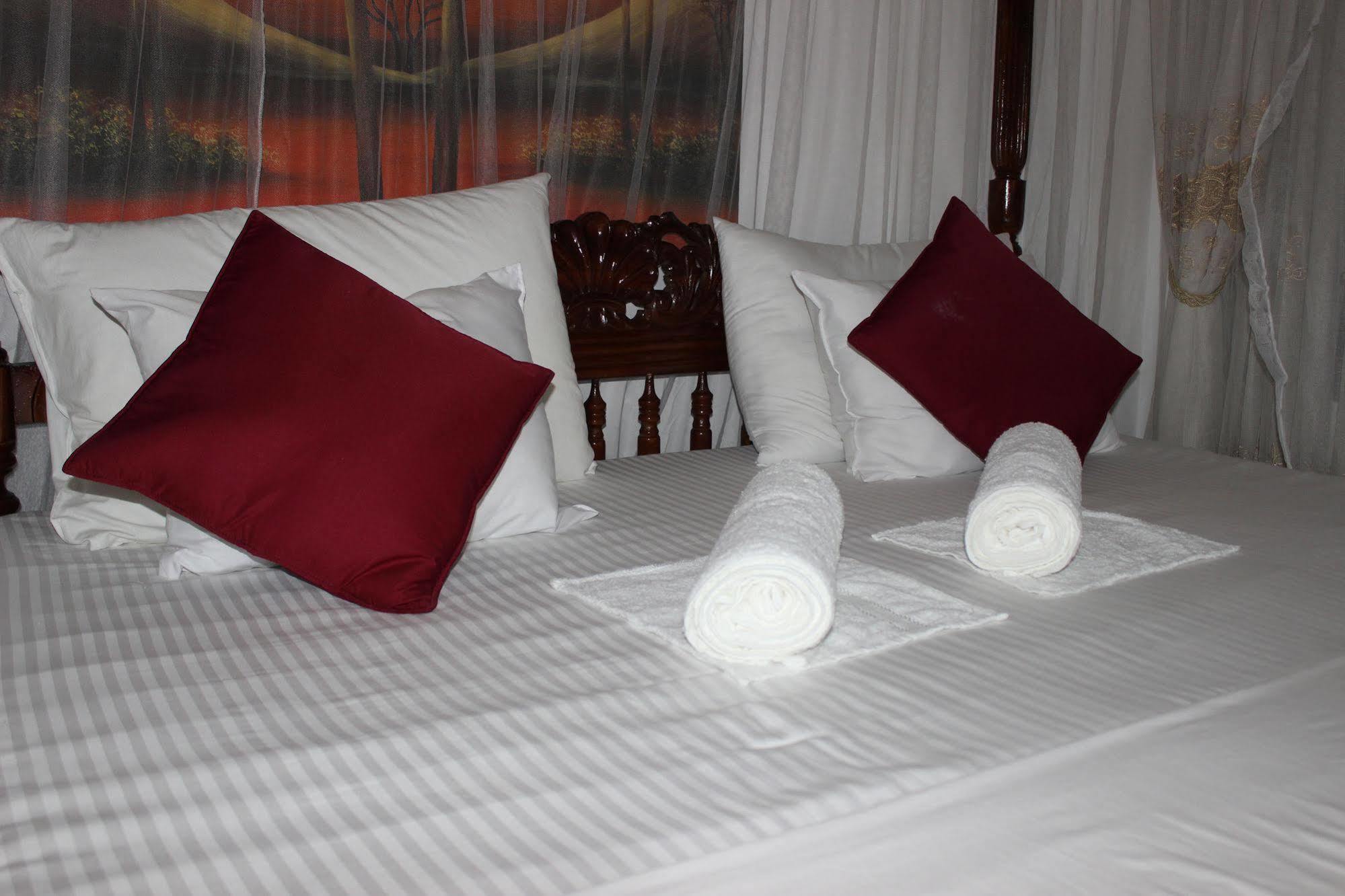 Dew Grand Regency Daire Bataduwa Dış mekan fotoğraf